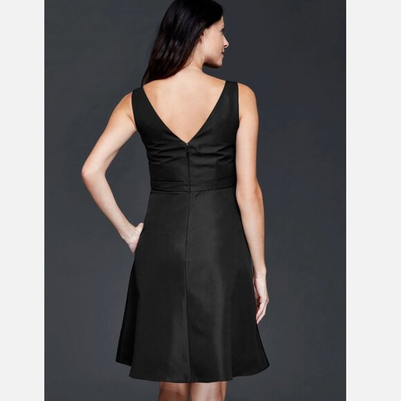 GAP Maternity Double V-neck sleeveless dress in black - Size 6 - Picture 10 of 10